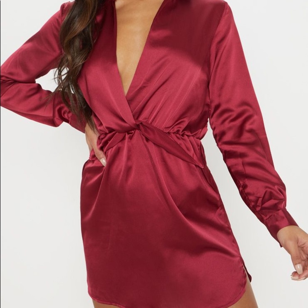 ❤️ 2/$12 ❤️ FINAL MARKDOWN Burgundy low v dress